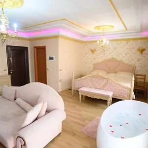 https://luxurious-apartment-lake-view.albaniahotels.org